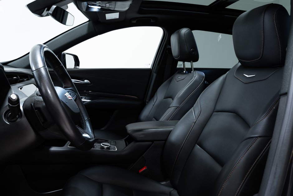2023 Cadillac XT4 AWD Sport-12