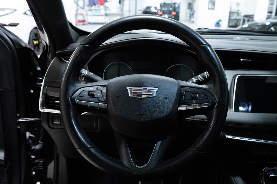 2023 Cadillac XT4 AWD Sport-15
