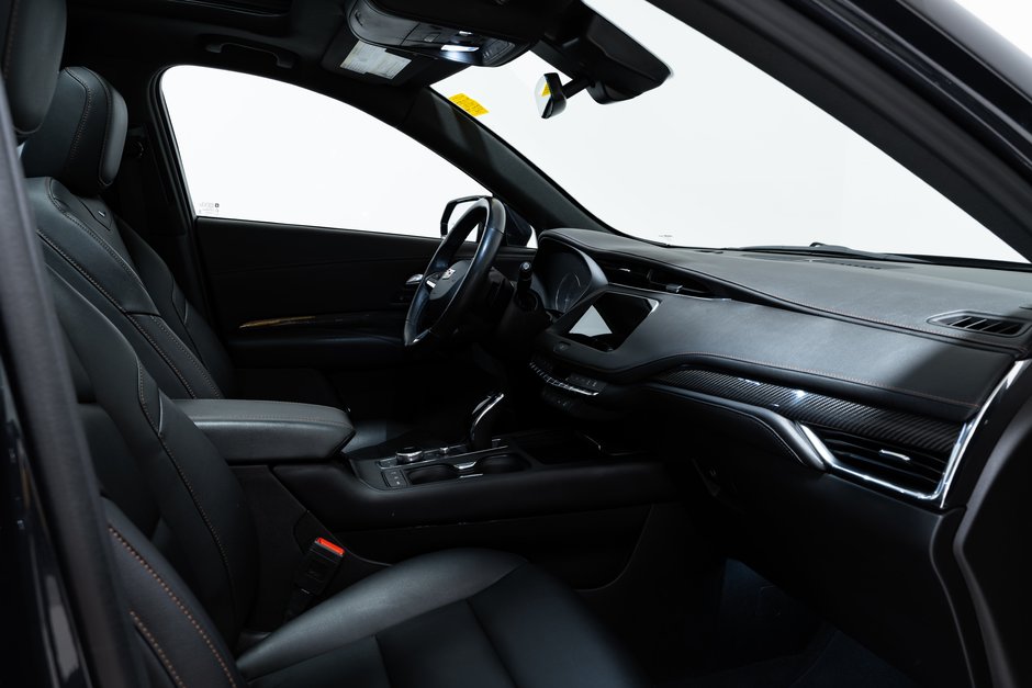 2023 Cadillac XT4 AWD Sport-19