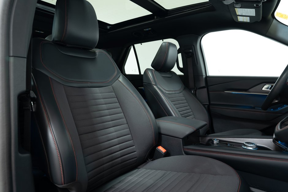 2025 Ford Explorer ST-Line-19