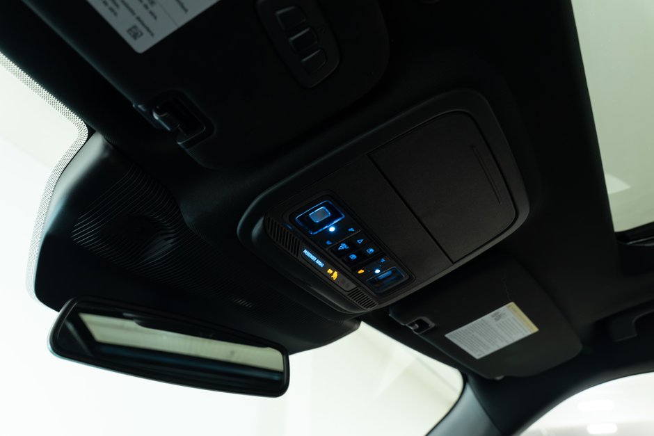 2025 Ford Explorer ST-Line-18