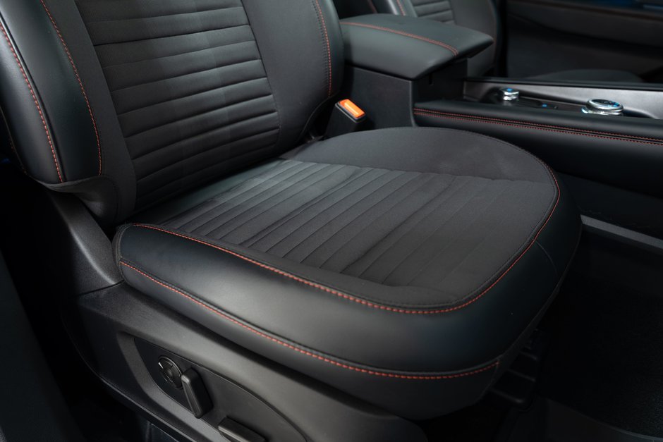 2025 Ford Explorer ST-Line-20