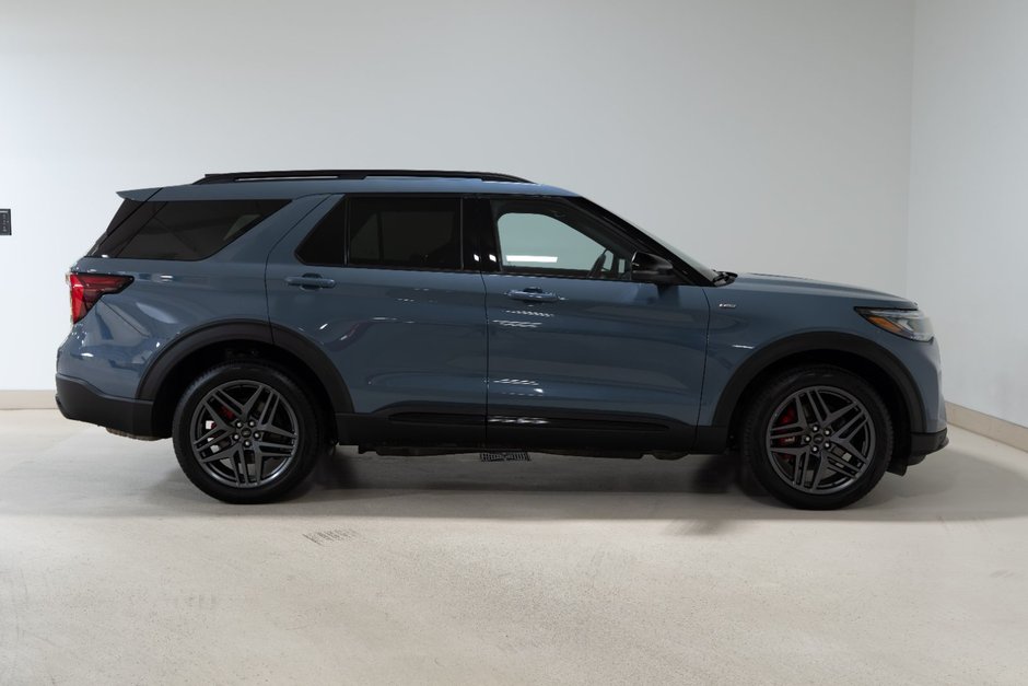 2025 Ford Explorer ST-Line-3