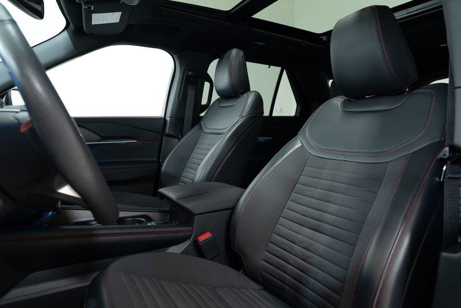 2025 Ford Explorer ST-Line-11