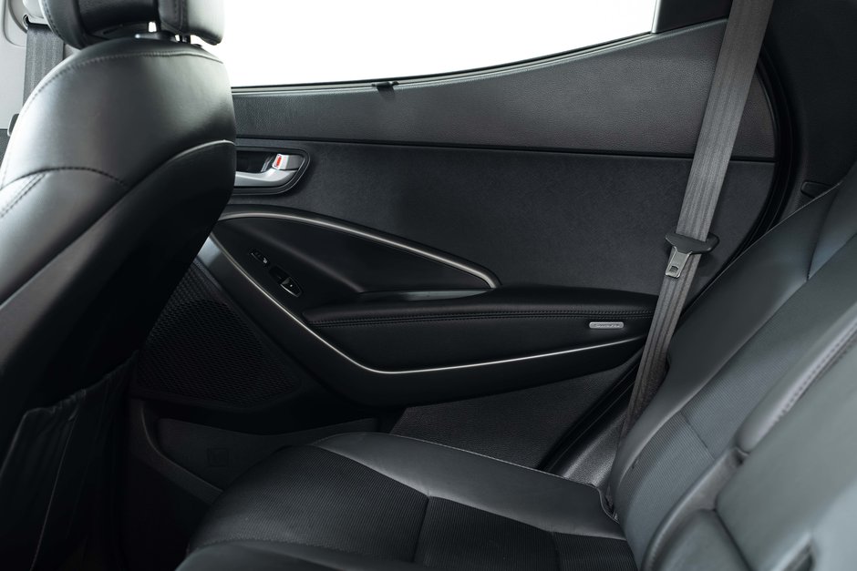 2017 Hyundai Santa Fe Sport SE-26