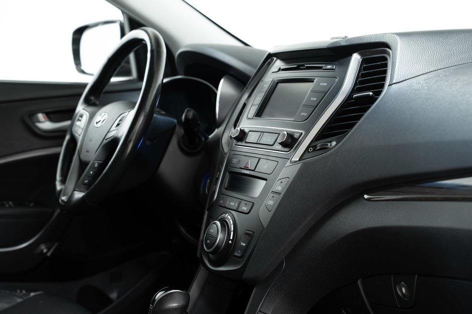 2017 Hyundai Santa Fe Sport SE-23