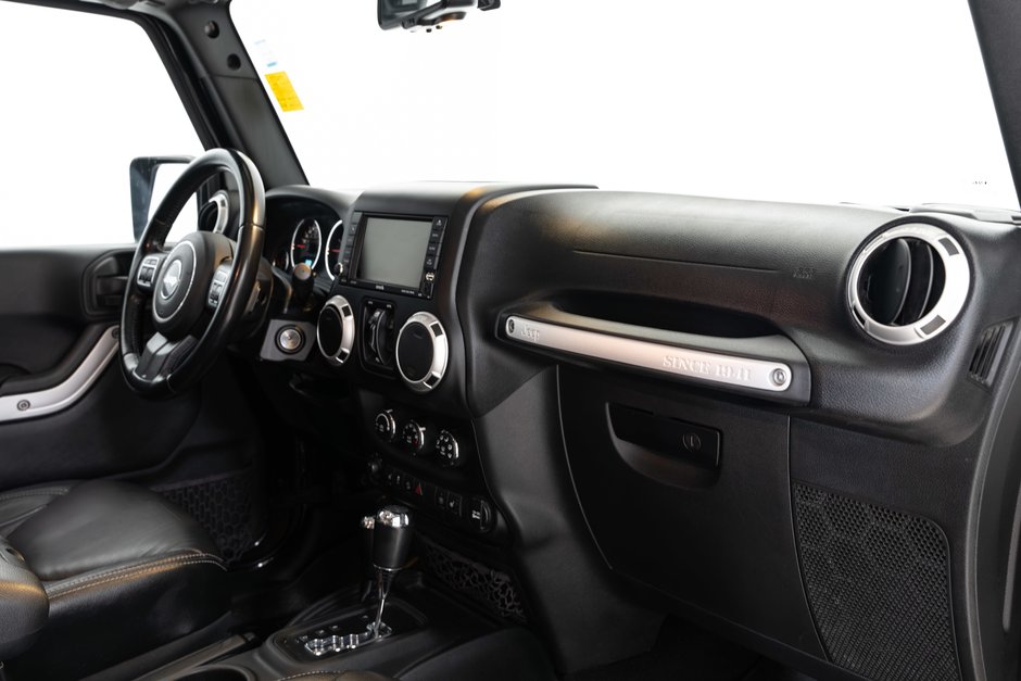 2017 Jeep Wrangler Unlimited Sahara-20