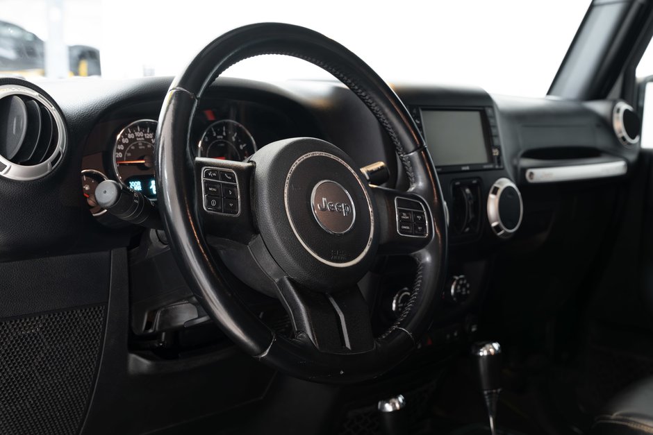 2017 Jeep Wrangler Unlimited Sahara-12