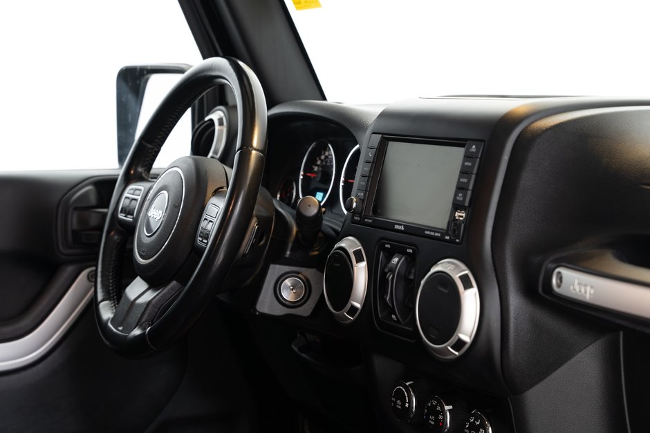 2017 Jeep Wrangler Unlimited Sahara-19