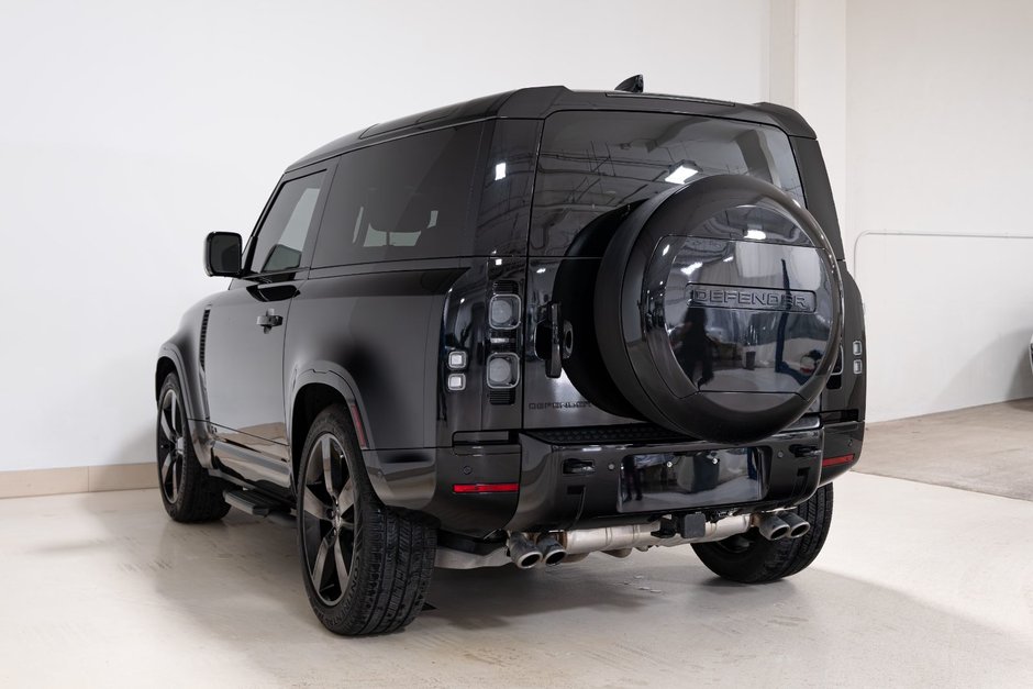 2025 Land Rover Defender V8-7