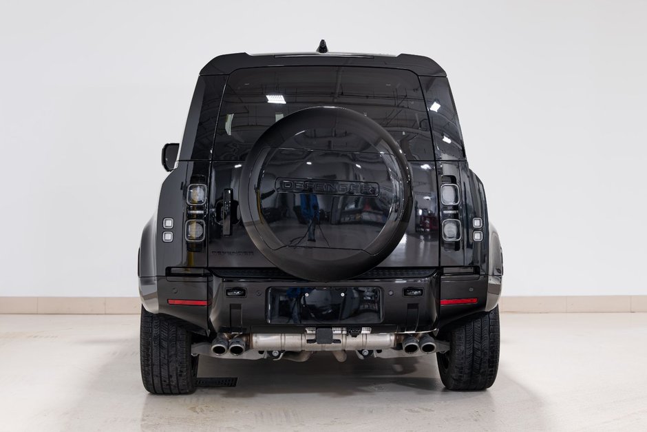2025 Land Rover Defender V8-5