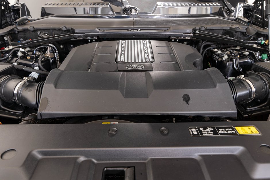 2025 Land Rover Defender V8-9