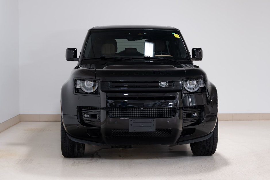 2025 Land Rover Defender V8-1