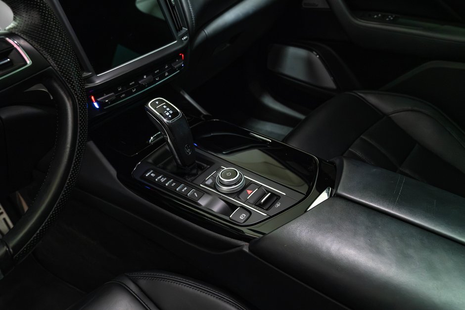 2021 Maserati Levante S GranSport-19