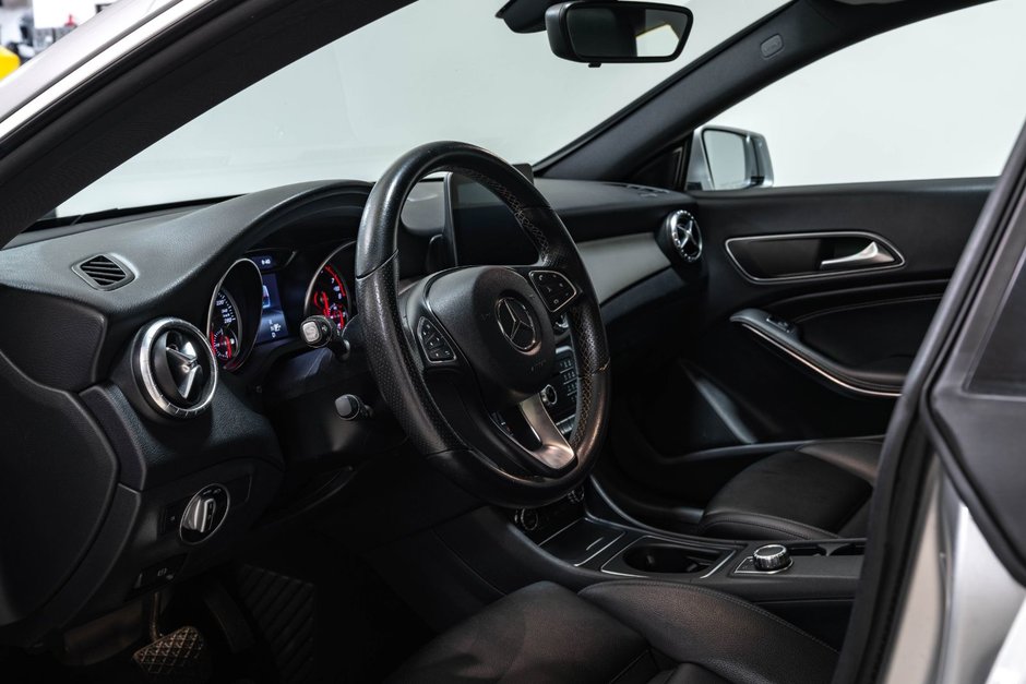2017 Mercedes-Benz CLA 250-14