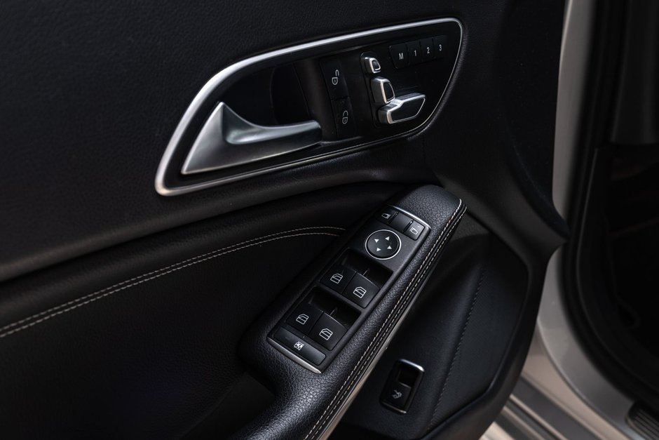 2017 Mercedes-Benz CLA 250-11