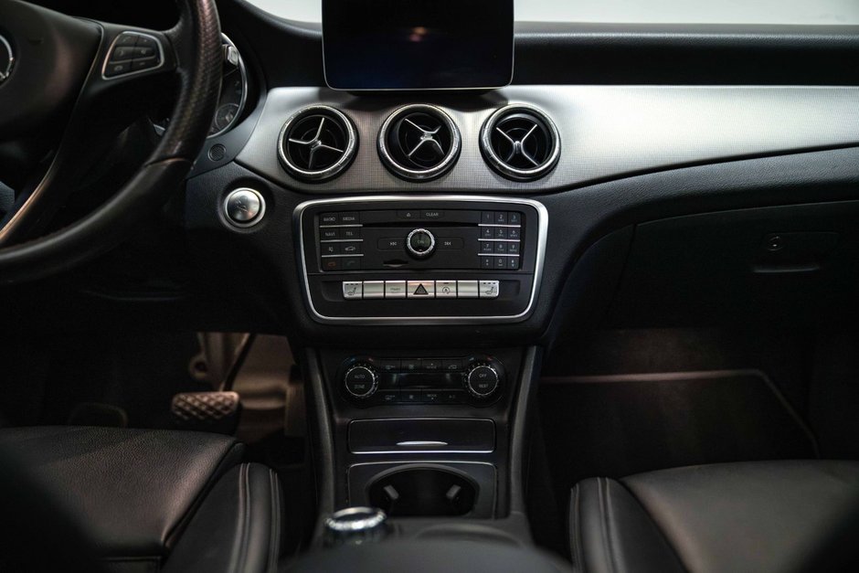 2017 Mercedes-Benz CLA 250-18