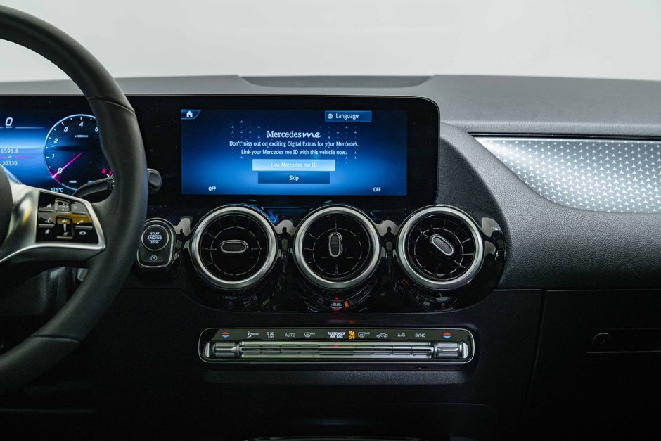 2026 Mercedes-Benz GLA 250-21