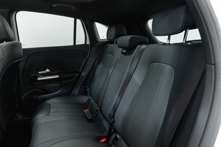 2026 Mercedes-Benz GLA 250-33