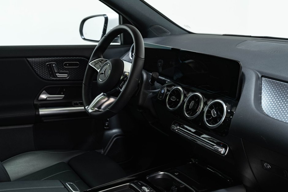 2026 Mercedes-Benz GLA 250-27