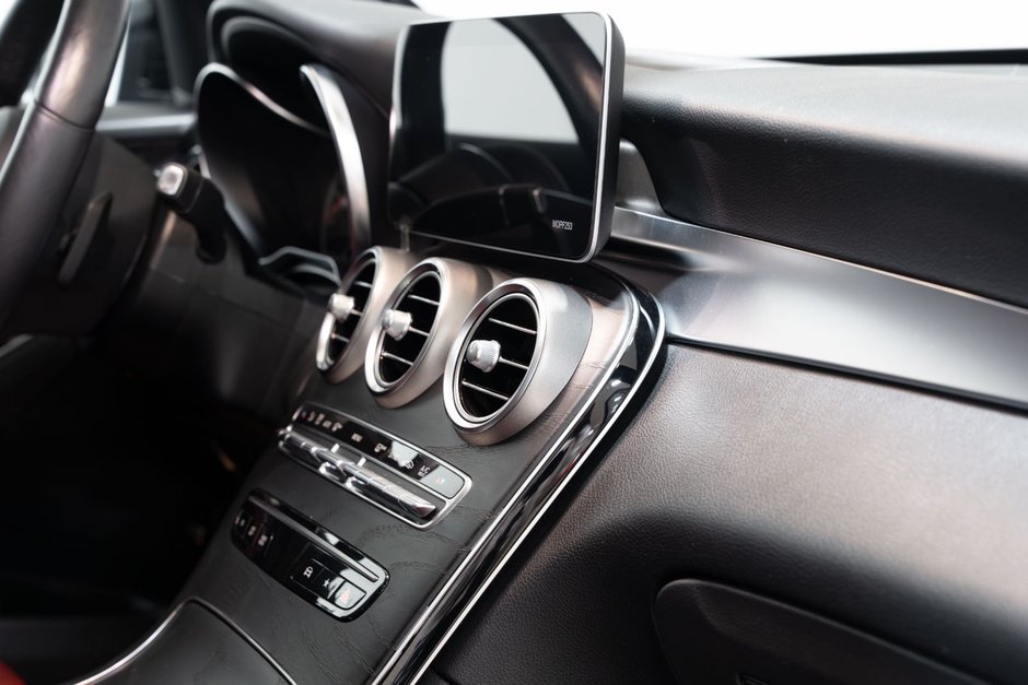 2020 Mercedes-Benz GLC 300-21