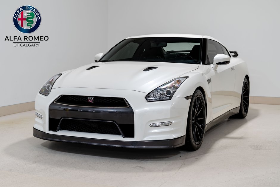 2012 Nissan GT-R Black Edition-0
