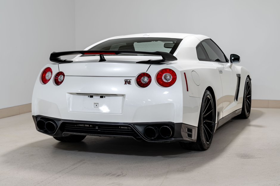 2012 Nissan GT-R Black Edition-4