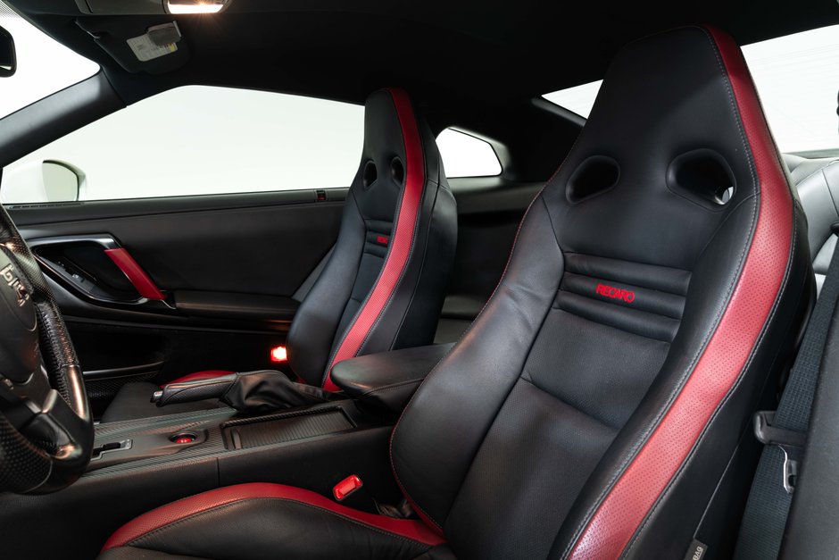 2012 Nissan GT-R Black Edition-12