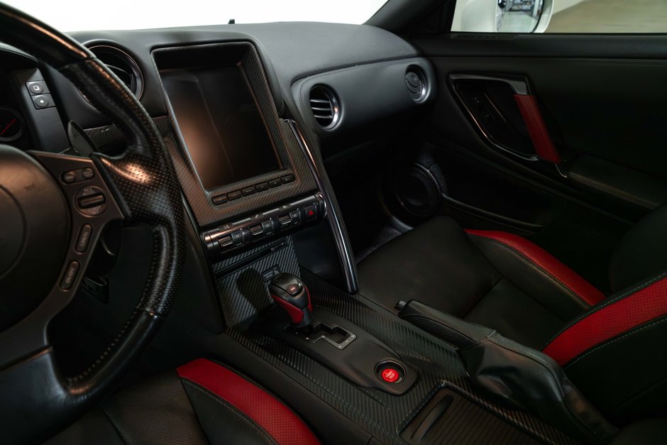 2012 Nissan GT-R Black Edition-17