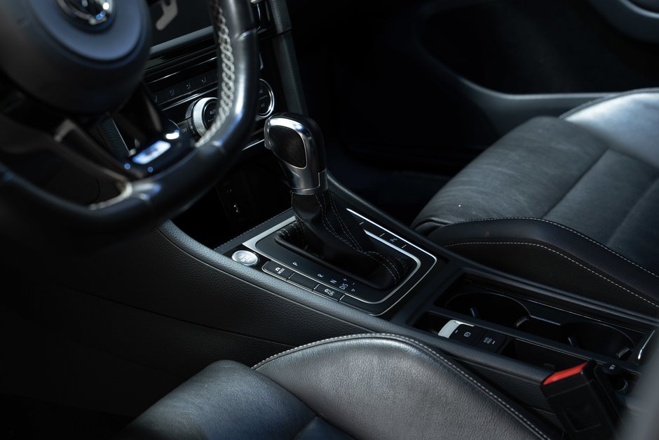2016 Volkswagen Golf R 5-Dr 2.0T 4MOTION at DSG-15