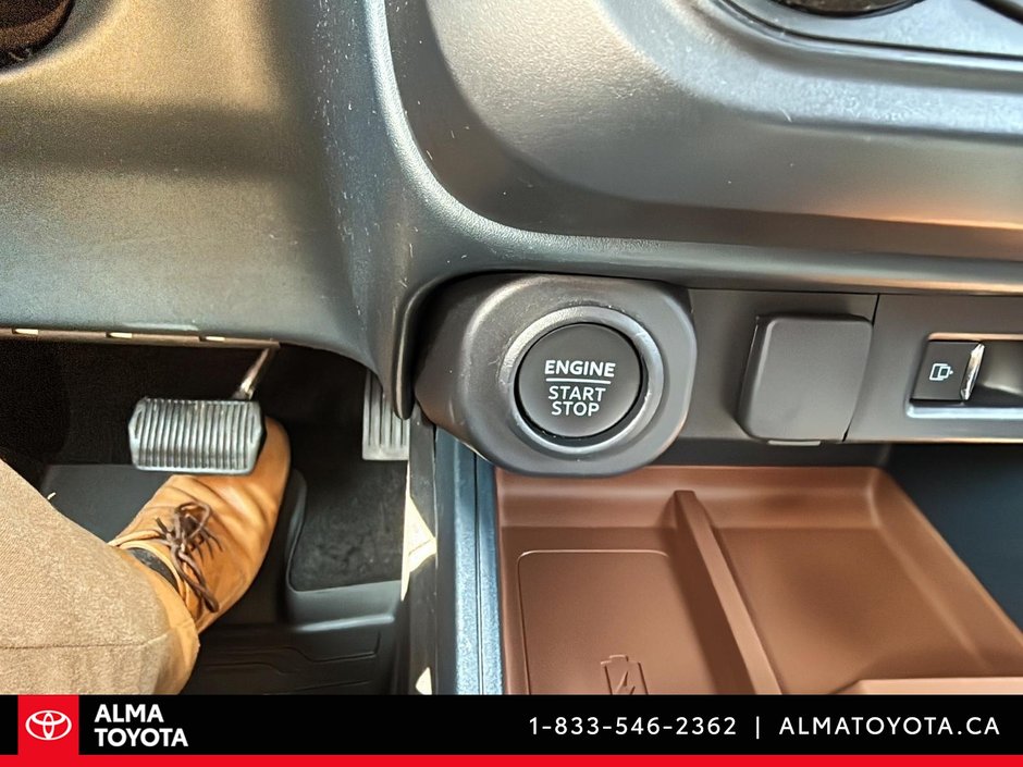 2022 Ford Maverick LARIAT SUPERCREW AWD-24