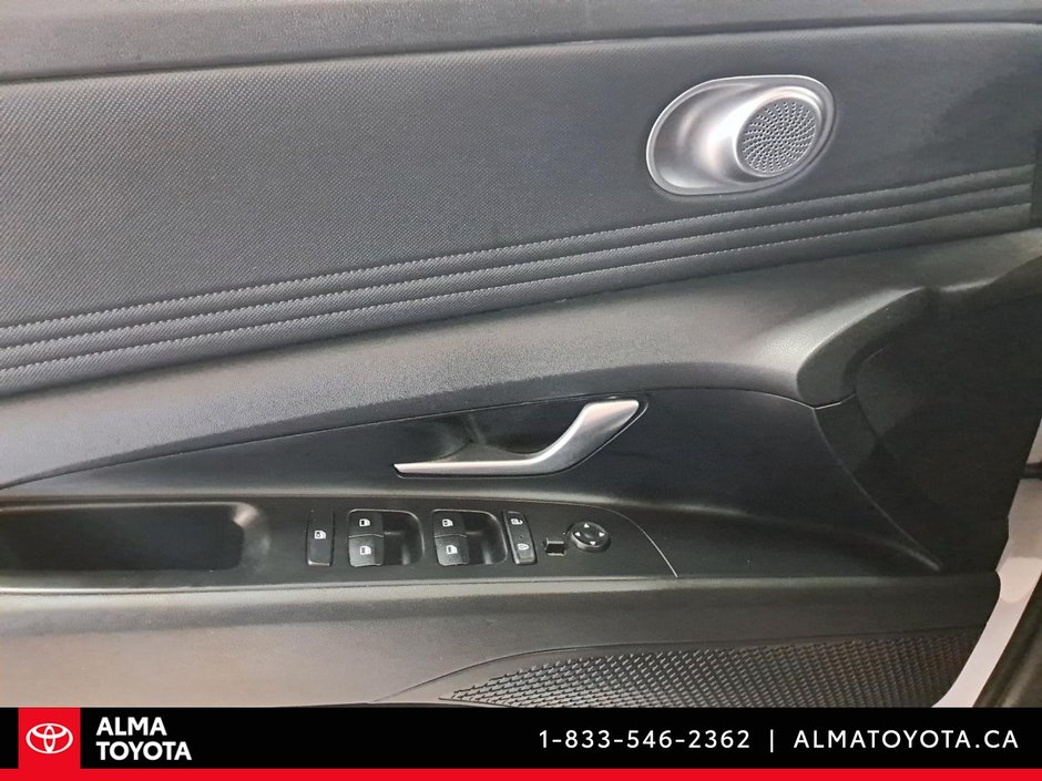 2022 Hyundai Elantra Hybrid PREFERRED DCT-20