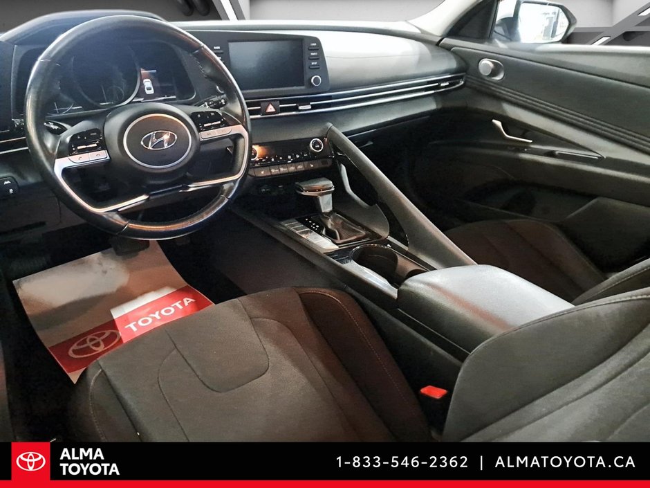 2022 Hyundai Elantra Hybrid PREFERRED DCT-13