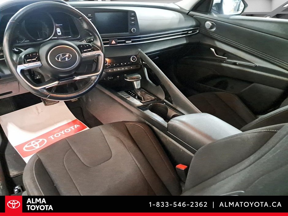 2022 Hyundai Elantra Hybrid PREFERRED DCT-11