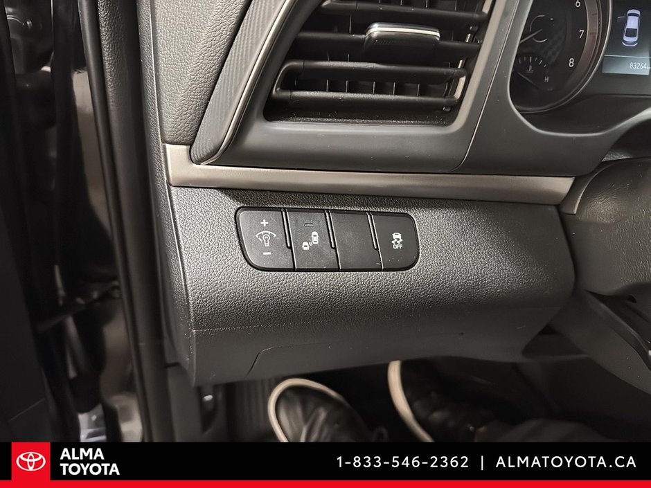 Hyundai Elantra Preferred 2019-13