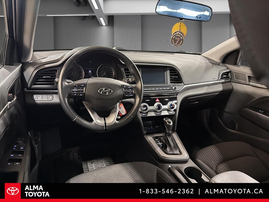 Hyundai Elantra Preferred 2019-10