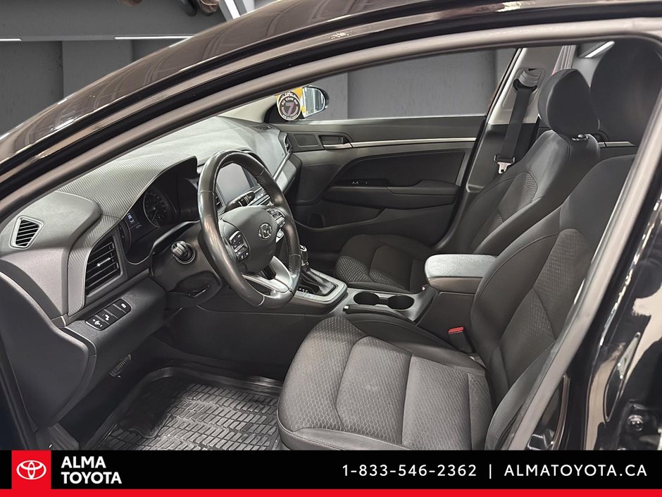 Hyundai Elantra Preferred 2019-8