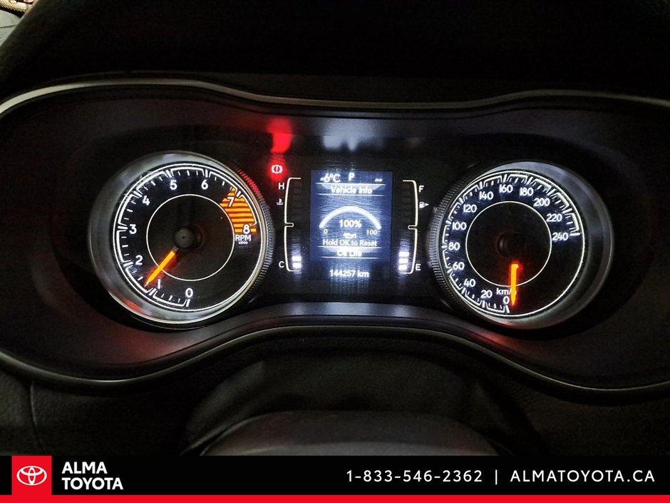 2019 Jeep Cherokee North-14