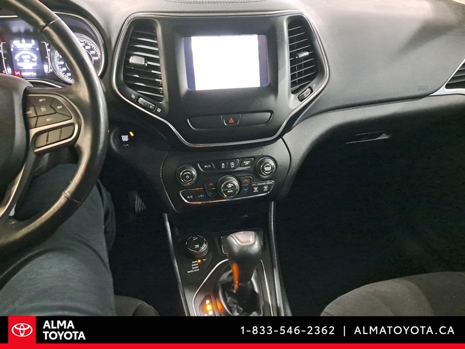 2019 Jeep Cherokee North-13