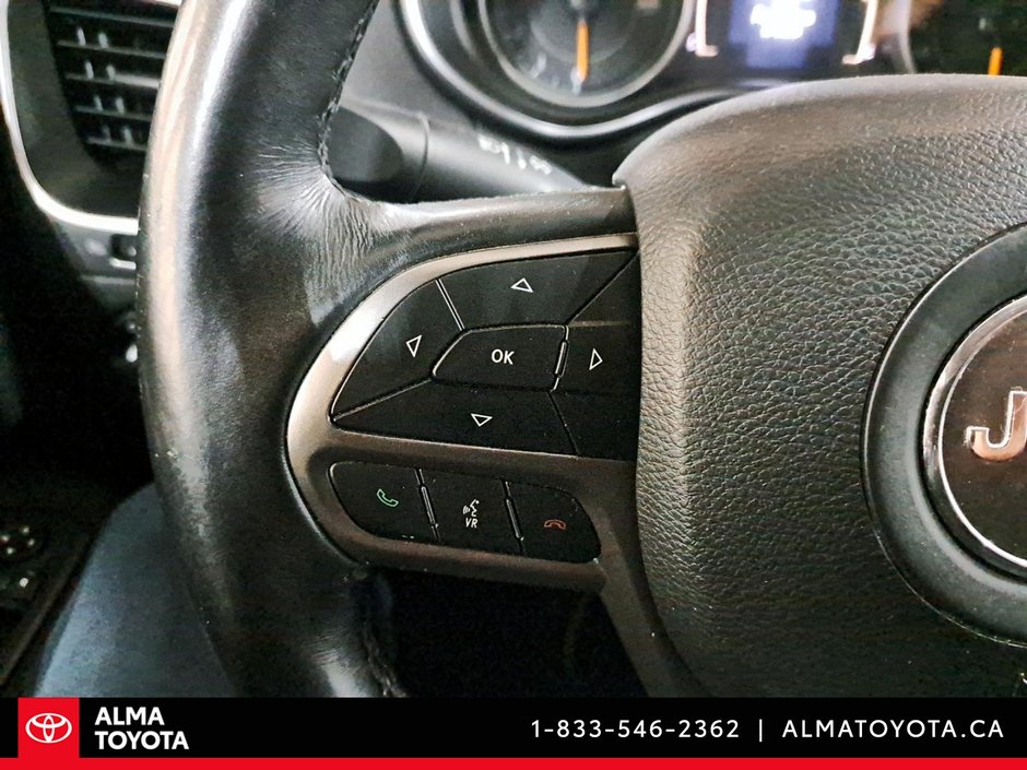 2019 Jeep Cherokee North-19