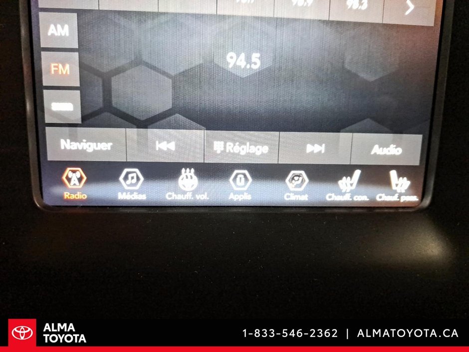 2019 Jeep Cherokee North-17