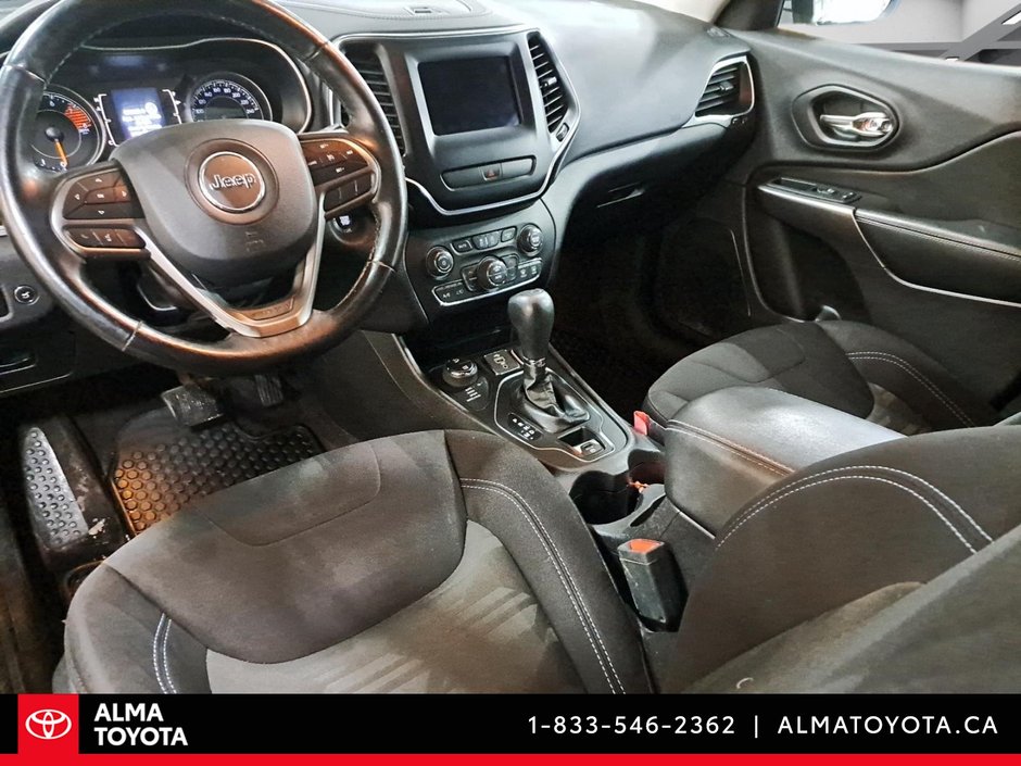 2019 Jeep Cherokee North-11