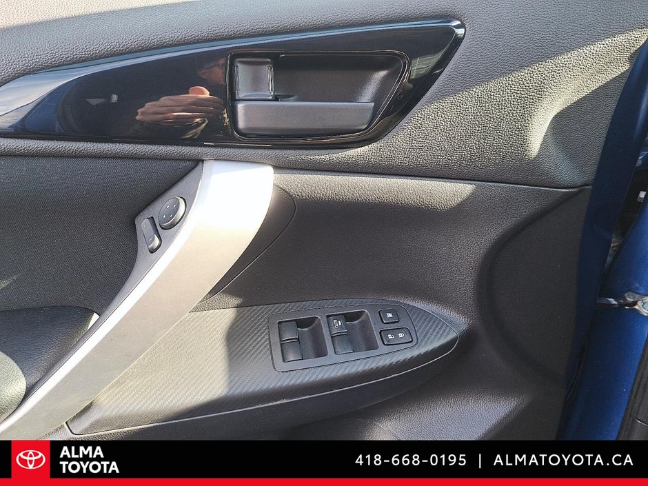 2022 Mitsubishi Eclipse Cross ES S-AWC-19