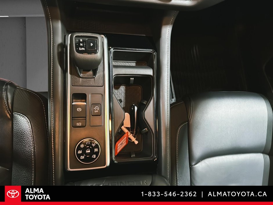 2023 Nissan Pathfinder SL-16