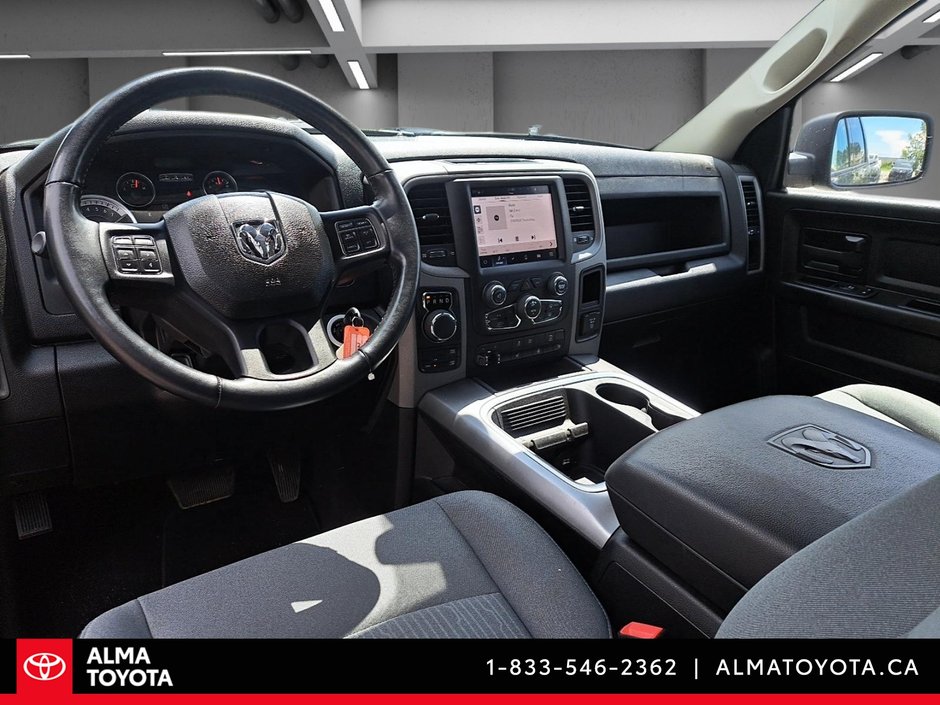 2022 Ram 1500 Classic EXPRESS V8 5.7L 4X4-5