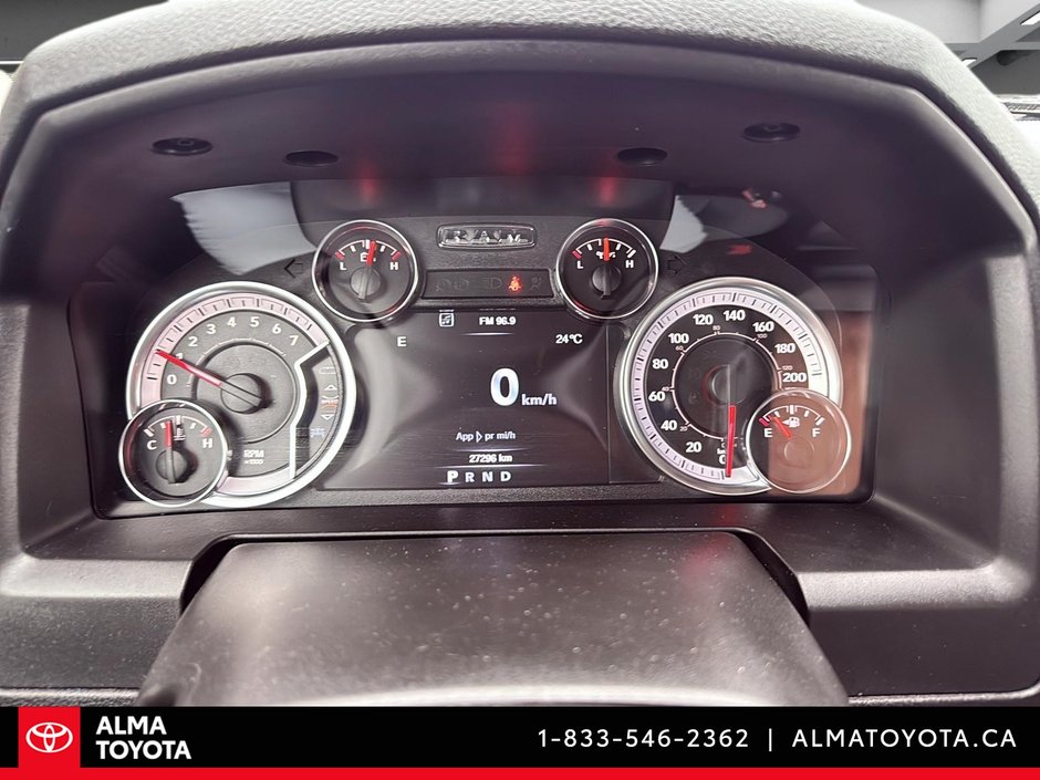 2023 Ram 1500 Classic EXPRESS V8 5.7L 4X4-20
