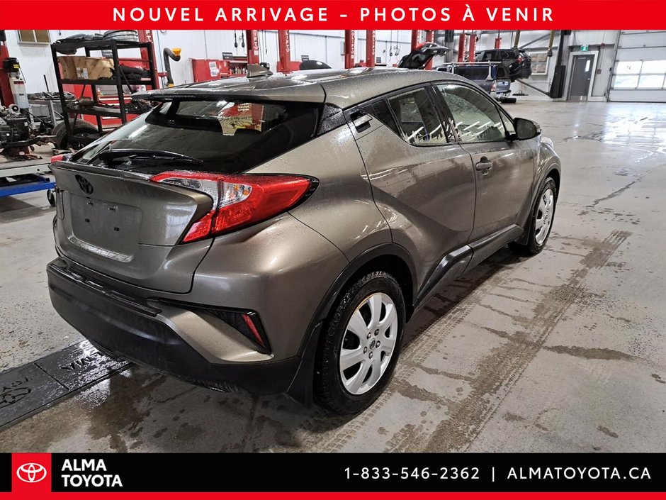 2021 Toyota C-HR XLE PREMIUM-2