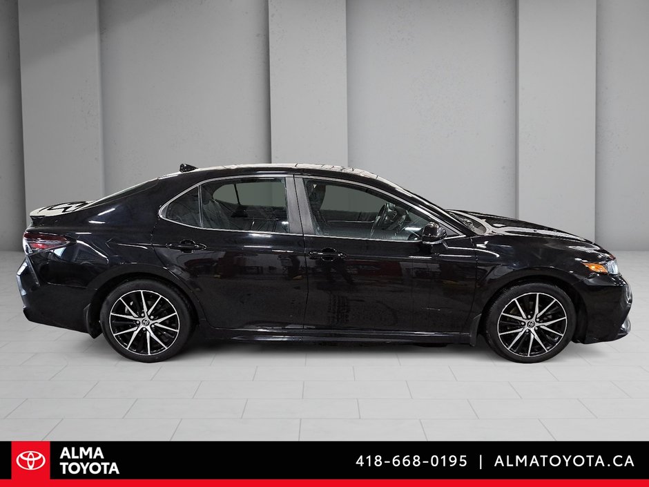 2022 Toyota Camry SE HYBRID-3