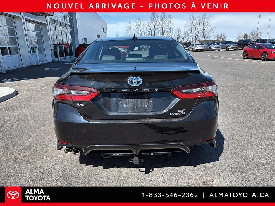 Toyota Camry SE HYBRID 2023-5