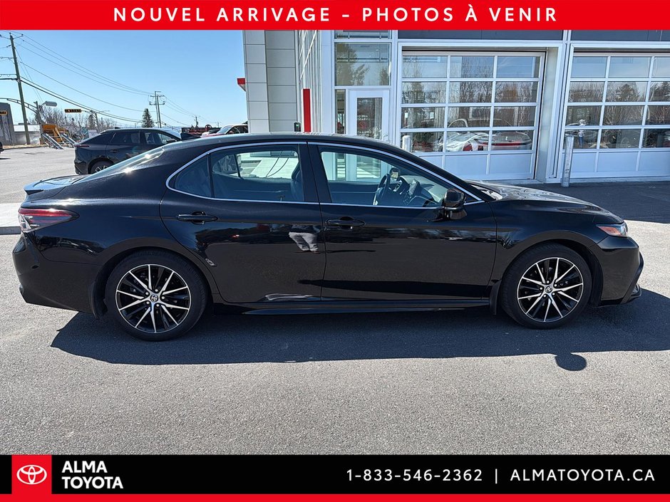 Toyota Camry SE HYBRID 2023-3